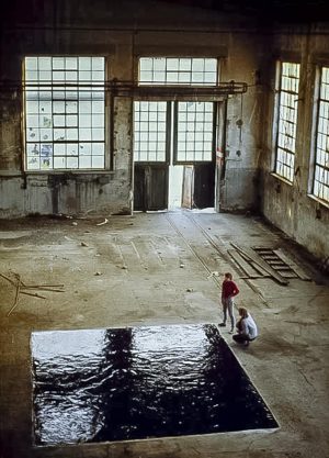 2 Installation in einer alten Fabrikhalle 1986 Karlsruhe 2 Installation in einer alten Fabrikhalle 1986 Karlsruhe